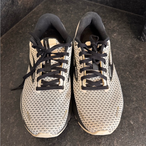 Brooks Adrenaline GTS Running Shoe - Picture 1 of 9